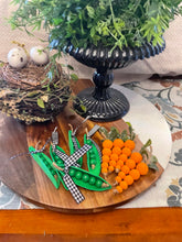 Load image into Gallery viewer, 3” Wooden Bead Carrots-set of 5