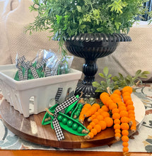 Load image into Gallery viewer, 5” Wooden Bead Carrots-set of 5