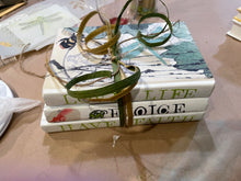 Load image into Gallery viewer, Decor Book Stack